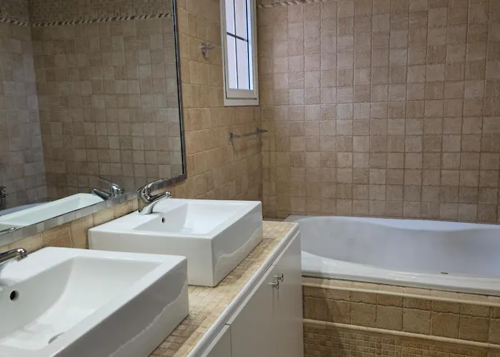 펜션 Seaview Townhouse Chayofa